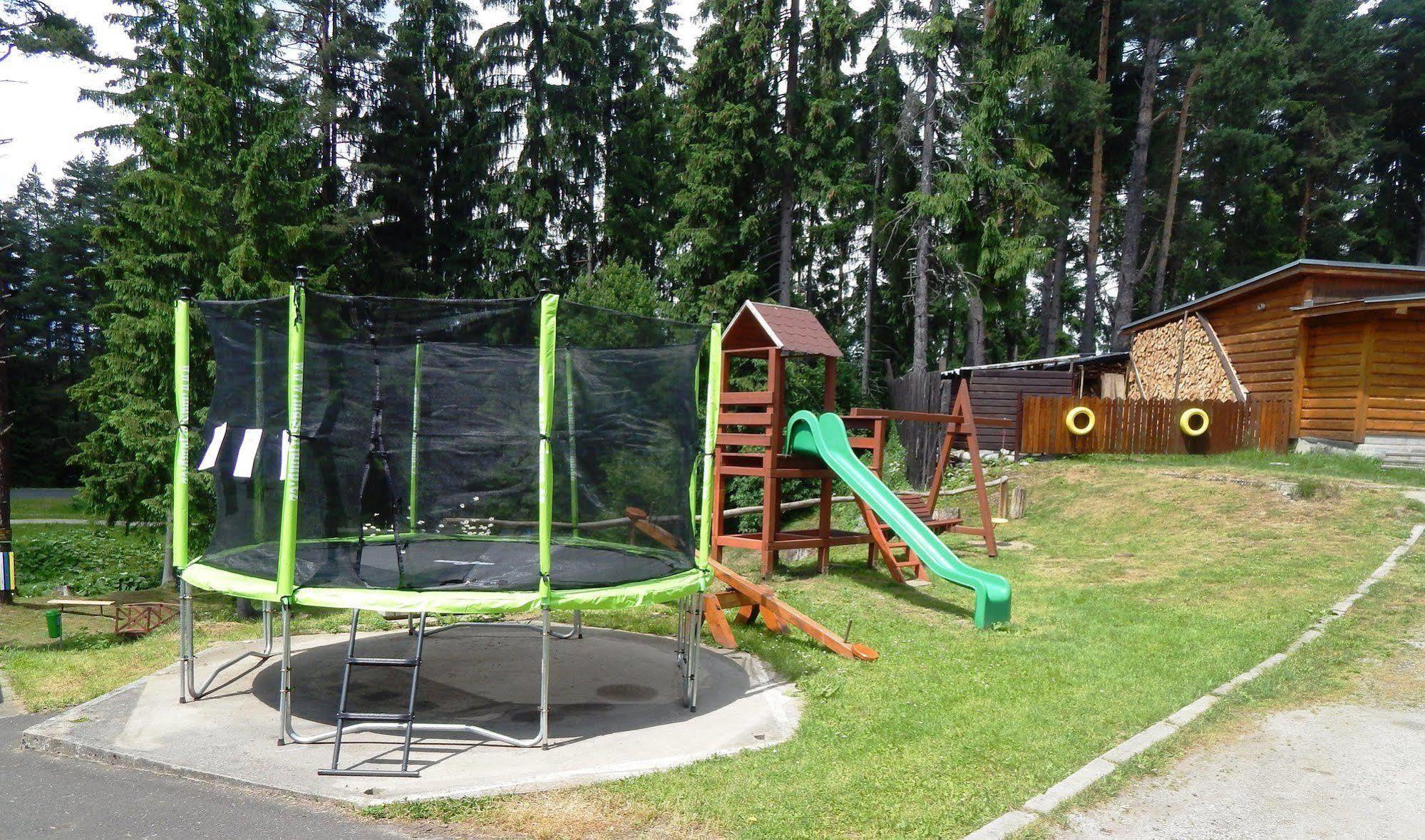 Szálloda Polovnik Deménvölgy